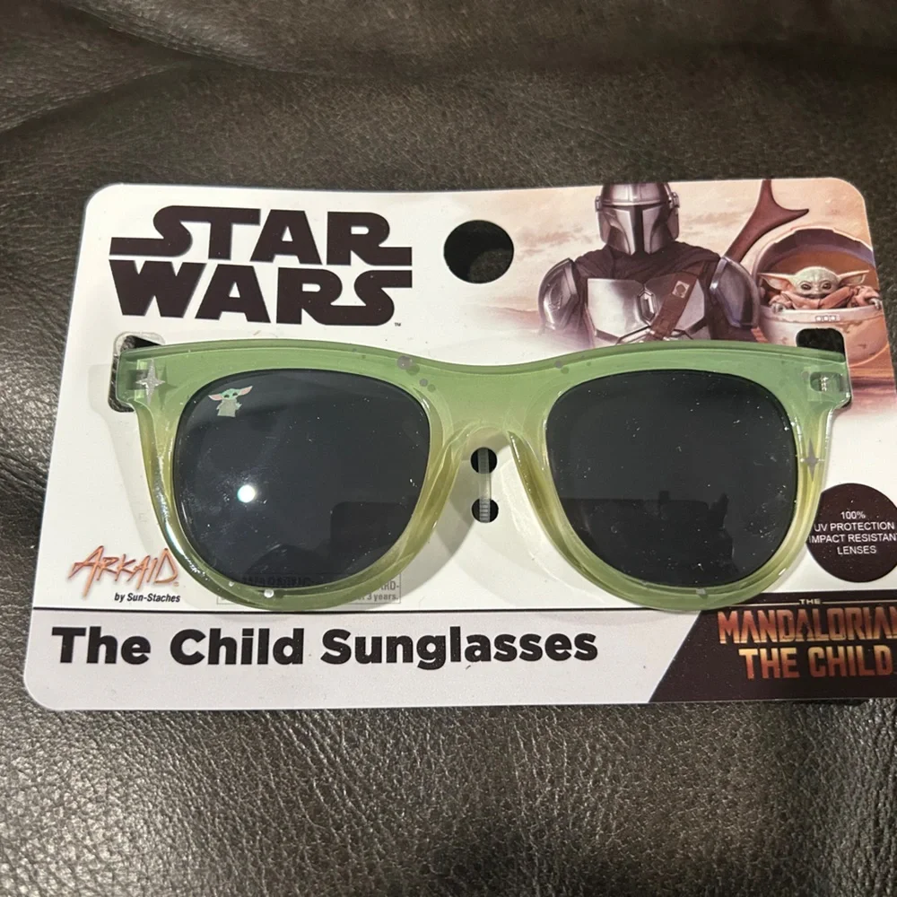 Star Wars The Mandalorian Green Sunglasses